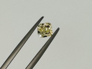 1 CT DIAMOND - NATURAL FANCY YELLOW - SI2 - UD30117-2