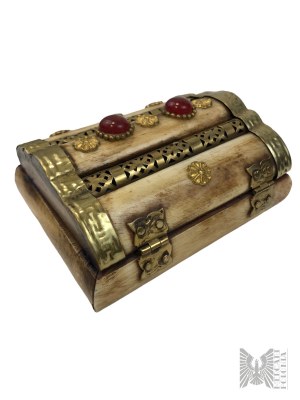 Decorative Casket with Metal Fittings Made of Horn.