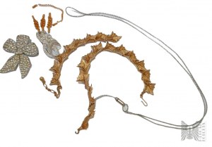 Súprava kovových šperkov - dve brošne so zirkónmi, dva náramky s kvetinovým vzorom, retiazka, rozväzovacie pružinky(?)