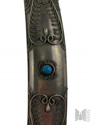 Antico pugnale decorativo ottomano di grandi dimensioni con impugnatura e fodero decorati in filigrana