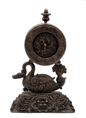 All-metal table clock