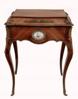 Odkládací stolek ve stylu Ludvíka XV
