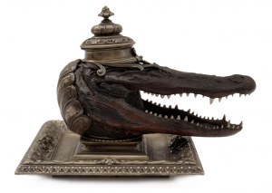 Calamari in the form of a crocodile head, historicism