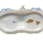 Cupid as a cook on mussel shells Blue Onion Pattern Meissen, around 1968