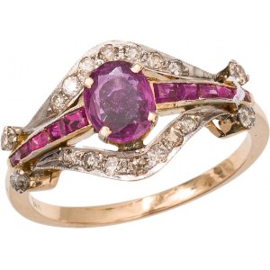 Sapphire ring with diamonds