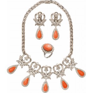 Ensemble with corals and diamonds