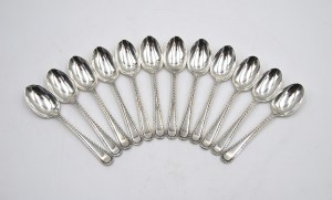 Cooper Brothers & Sons Ltd (Sheffield), Set of 12 silver spoons
