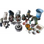 Duży zestaw figurek i obiektów porcelanowych i szklanych
