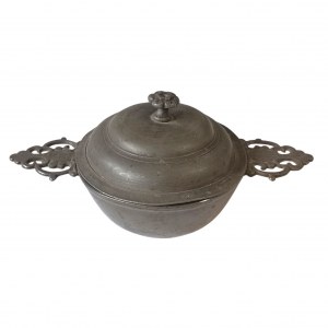 Tin bowl with ears and lid, Netherlands, 19th century.