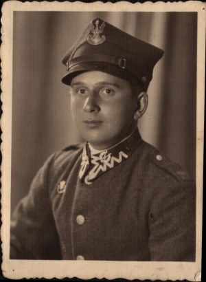Photograph - 29th Kaniowski Rifle Regiment] Photograph of soldier Waclaw Samulski of the 29th Kaniowski Rifle Regiment. Kalisz 1937