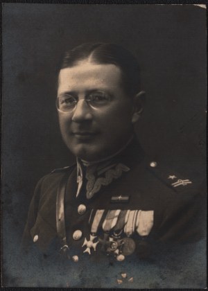 2. jazdecký pluk] Fotografia majora Tadeusza Łękawského. cca 1934 [Rokitniansky kríž].
