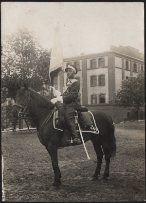2e Régiment de Cavalerie] Photographie du chevalier-steward Maciej Węż lors de la fête du régiment. Starogard 1932.