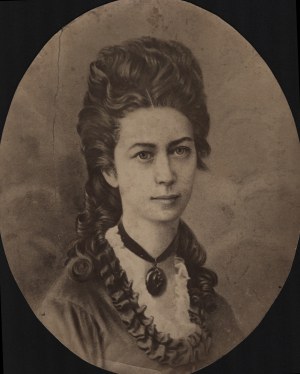 [Lvov 19th century - January Uprising] Photograph of portrait of Zofia Romanowiczówna by unknown author. [Lviv?, late 19th century].