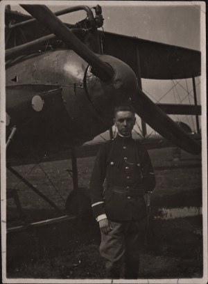 6th Intelligence Squadron] Fotografia di un aviatore del 6° Squadrone Intelligence. Lviv 6 XII 1919.