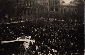 III Aviation Group] Funeral of an aviator of the Lviv-based III Aviation Group. Possibly Lt. Graves? Lviv, November 1919. Photo by Marek Münz.