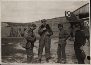 Airmen in front of the hangar. Pictured: Karol Friser, Zbigniew Bieniawski and Ludomil Rayski. Lviv, ca 1919