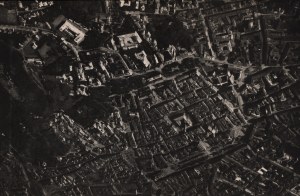 Letecká snímka mesta Ľvov - radnica. 1920/21.