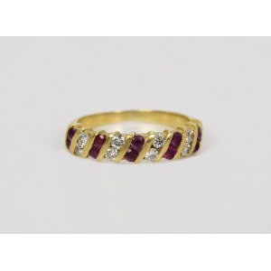 Ring with rubies