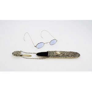 Etui na okulary wraz z okularami