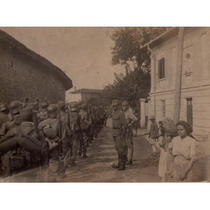092-29.       ALEKSANDER WINIARSKI I MASZERUJĄCY ODDZIAŁ, ok. 1916