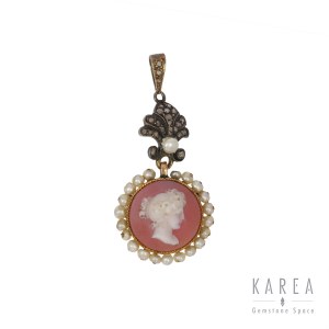 Pendant-cameo decorated with pearls 19th century.