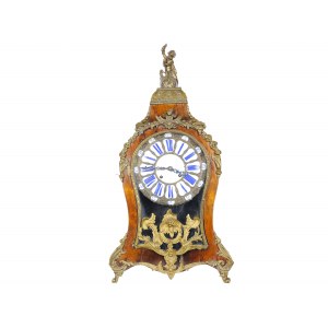 Chest of drawers clock