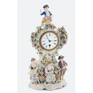 Zegar (obudowa) porcelanowy, z grupą w strojach pasterskich i dekoracją kwiatową