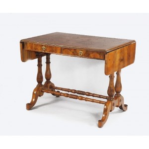 Stół w stylu biedermeierowskim