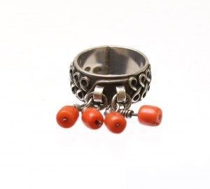 PRL, Sensational author's ring with coral