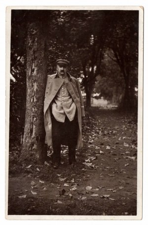 II RP, Photo Marsh. Pilsudski on a walk in Pikieliszki
