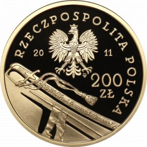 Third Republic, 200 gold 2011 - Lancer of the Second Republic.