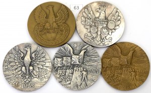 People's Republic and Third Republic, Set of medals with the image of Józef Piłsudski