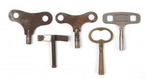 Set of keys for clocks