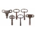 Set of keys for clocks