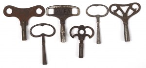 Set of keys for clocks