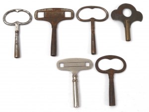 Set of keys for clocks