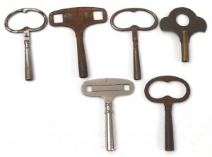 Set of keys for clocks