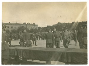 II RP, Presentation of arms to the Infantry Reserve Cadet School of the 69th Infantry Regiment, Gniezno 1932