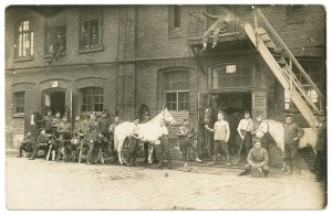 II RP, Photograph of lancers at regimental stable