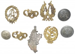 Second Republic and People's Republic of Poland, Set of corpus and buttons