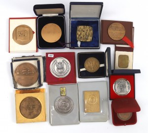 World medals set