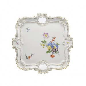MIŚNIA - MANUFAKTURA PORCELANY, Taca neobarokowa (Prunktablett) z dekoracją kwiatową