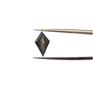 Natural pepper &amp; salt diamond, kite cut / 1.87 ct