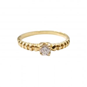 Bague en or avec diamant (585)