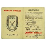 PRL, odznaka Wzorowy Strzelec wz. 1951 z legitymacją (460)