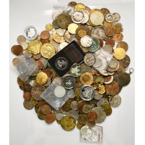 Lot, World coins, medals and tokens (3628 g)