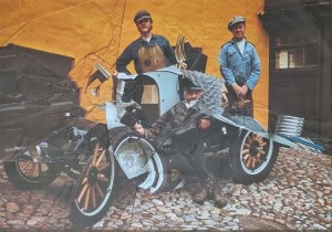 JIRI KOLAR Repubblica Ceca 1914 - 2002 "Senza titolo" Crumplage su carta cm 34,5x24 del 1980. Al verso titolo, anno, articolo di giornale ed etichetta della Galerie Borjeson.