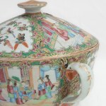 Polychrome porcelain container,
