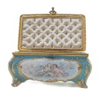 Polychrome porcelain casket,