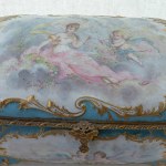 Polychrome porcelain casket,